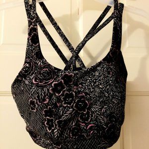 Lululemon size 6 Sports Bra Excellent Condition, Flower pattern